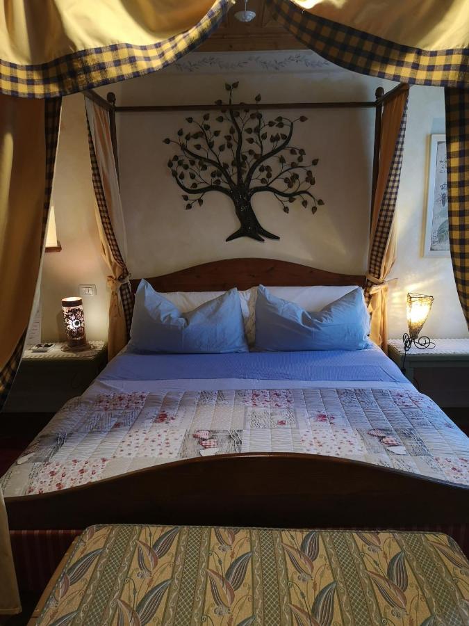 East Wind Bed and Breakfast Medea Buitenkant foto