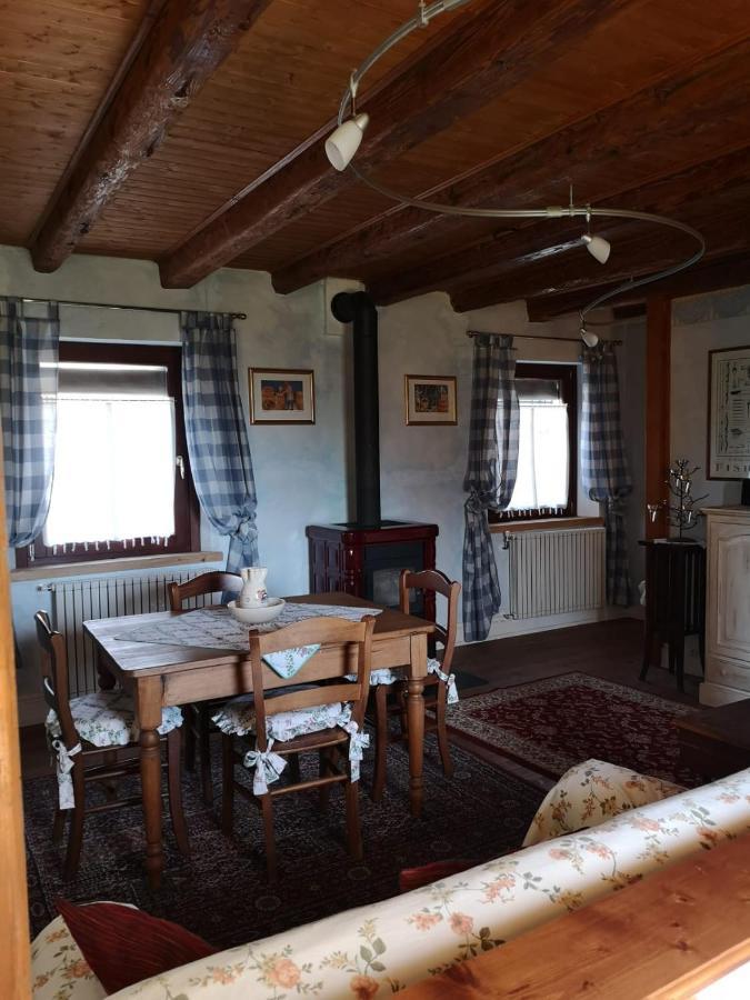 East Wind Bed and Breakfast Medea Buitenkant foto