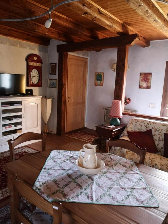 East Wind Bed and Breakfast Medea Buitenkant foto
