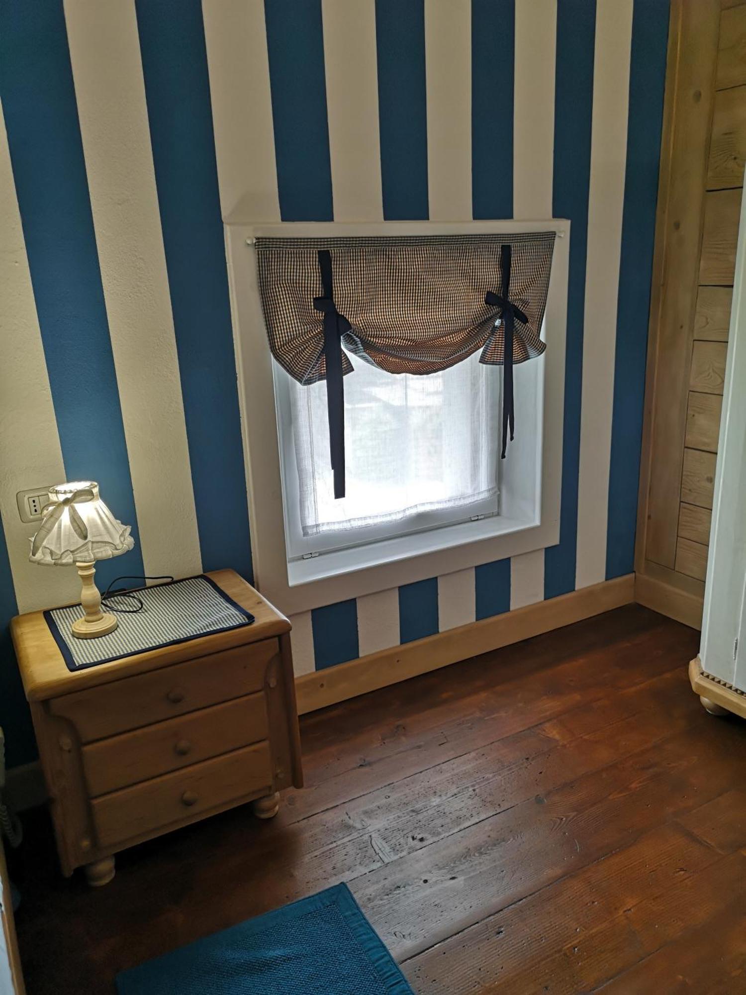 East Wind Bed and Breakfast Medea Buitenkant foto