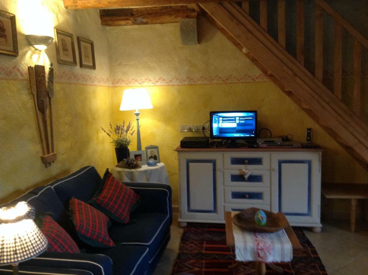 East Wind Bed and Breakfast Medea Buitenkant foto