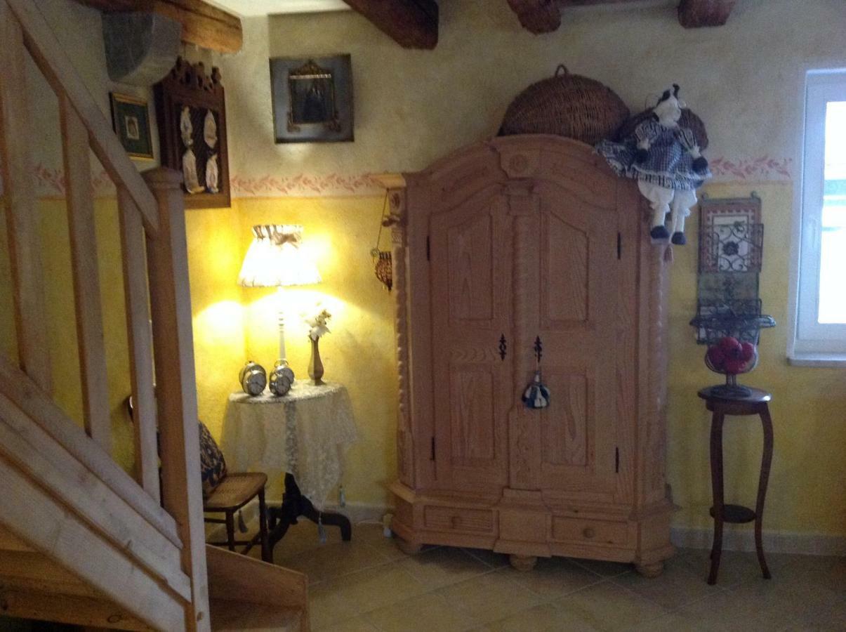East Wind Bed and Breakfast Medea Buitenkant foto